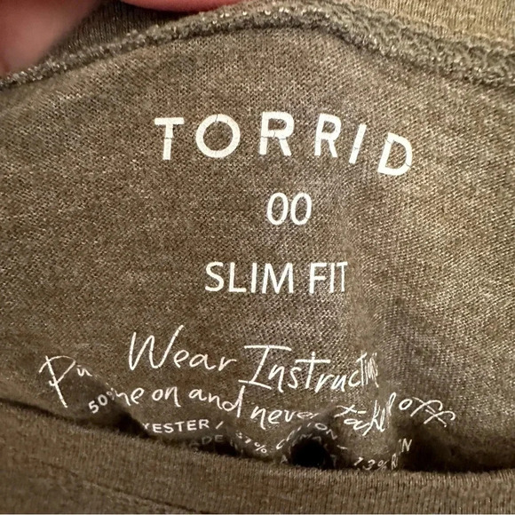 Torrid #MomLife Slim Fit Crewneck Short Sleeve Tee Olive Green Sz 00, M, 10 GUC - Picture 4 of 6